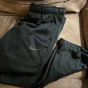 New with tags Men’s Nike Therma Fit sweatpants